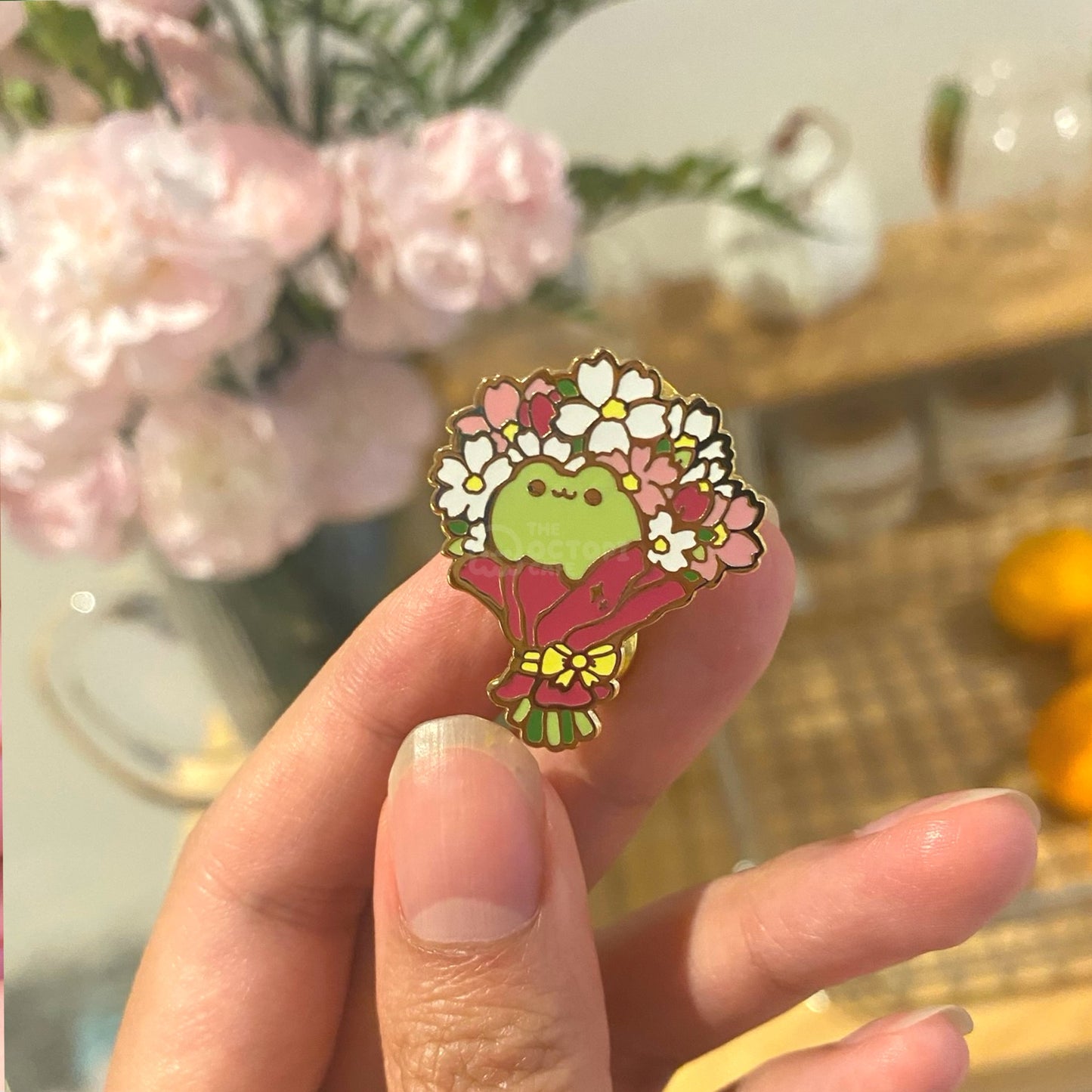 Fleurs de Froggy pin