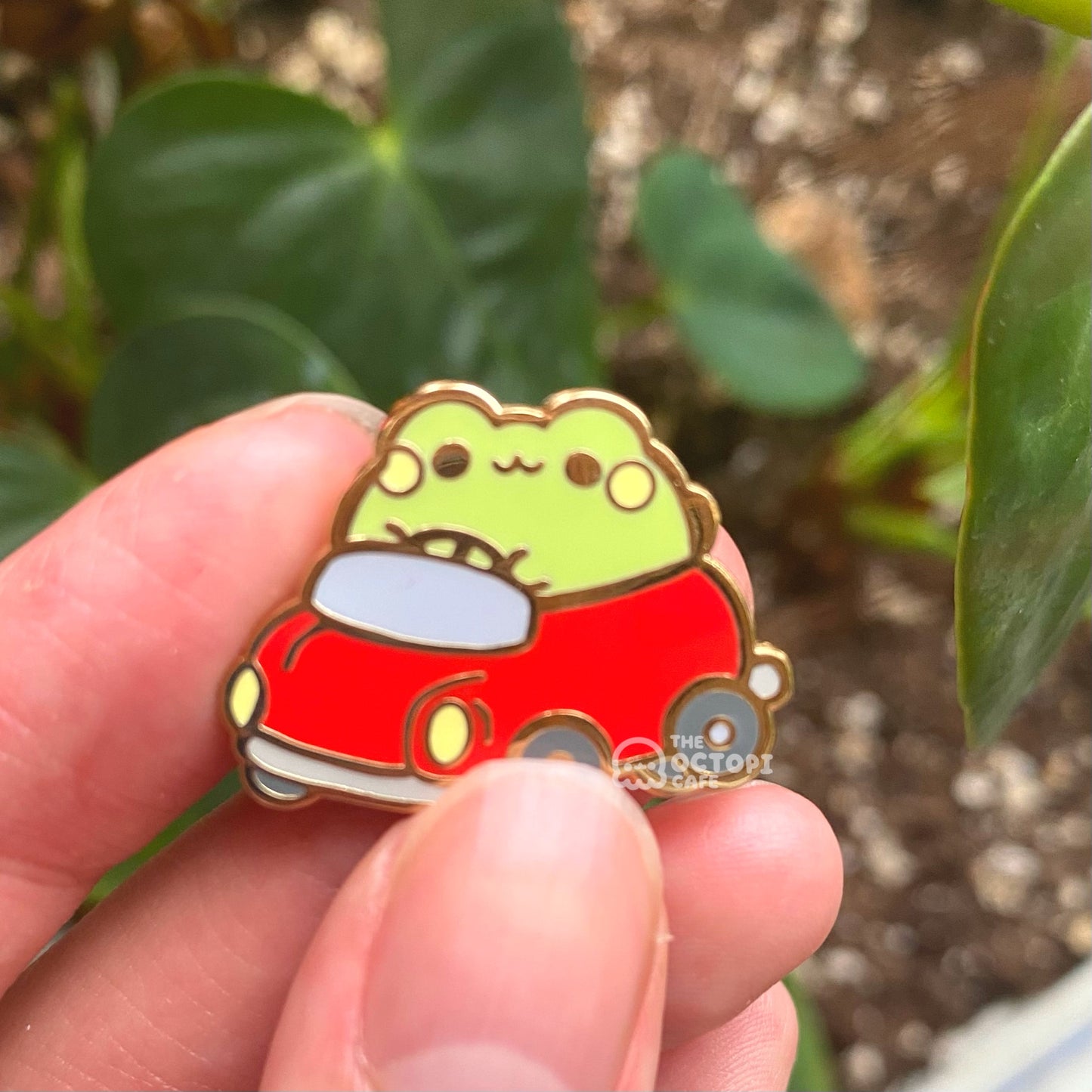 Car Frog pin
